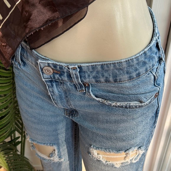 Classic Aeropostale Blue Ripped Jeans for Women size 6 Regular - Picture 2 of 5